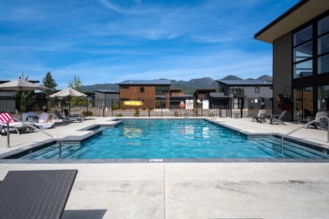 Luxury Amenities with a Central Location to Downtown and Whitefish Mountain Resort House in Whitefish