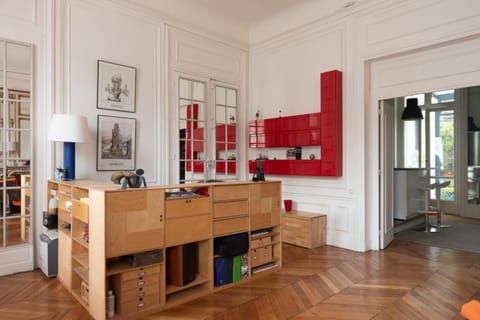 Spacious nest with terrace near Batignolles Apartment in Levallois-Perret