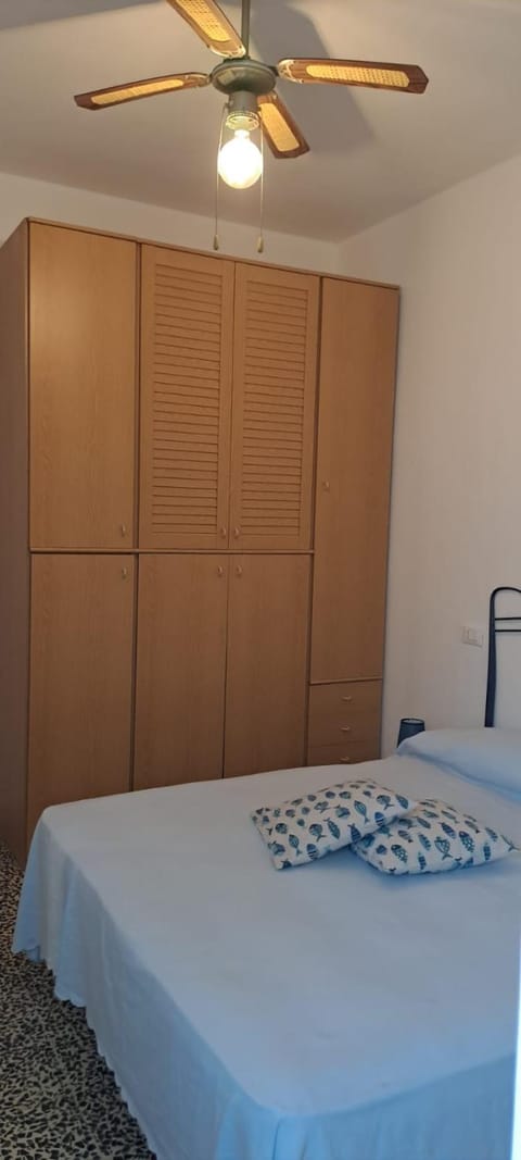 Bedroom, wardrobe