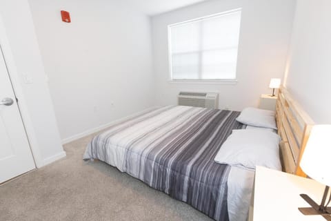 Modern & Cozy 2 - Bedroom gem mins from NYC Apartment in Kearny