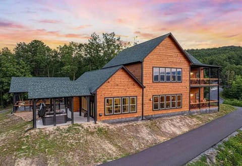 Adventure Wonderland: Mtn Views, Indoor Pool House in Sevier County