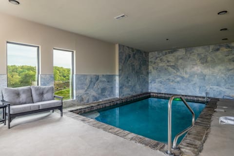 Luxurious Haven for 22 - Pool, Hot Tub, & Theater Casa in Sevierville