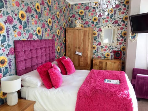 The Fylde International Guest House Bed and Breakfast in Blackpool