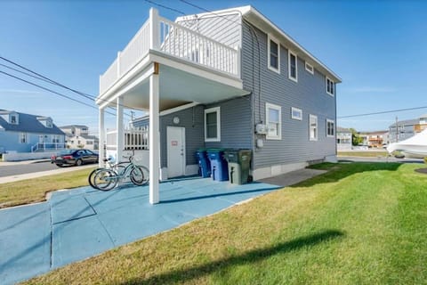 Beach Bliss 1 Block1 From Beach Upstairs Unit Apartment in Brigantine