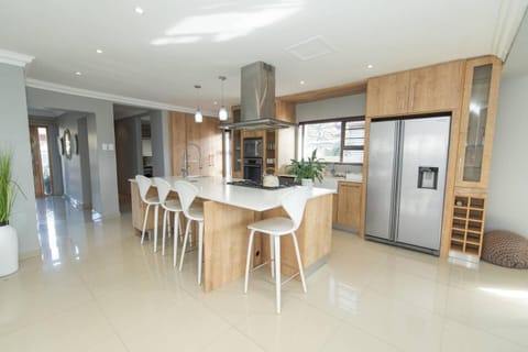 Modern Splendor - Kamma Park House in Port Elizabeth