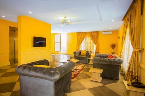 4 Bedroom Terrace Apartment Flat #1 Condo in Abuja