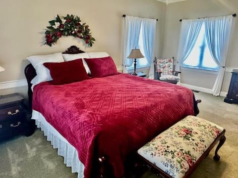 Pinkies Place-Hot Tub-Sleeps 11-Pet Friendly House in Ahwahnee