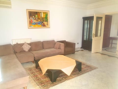 Duplex Familial 2 Chambres 131m2 avec Jardin Privé - Service Aéroport - Internet Fibre Optique Copropriété in Tunis