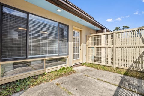 Property building, Patio, Day