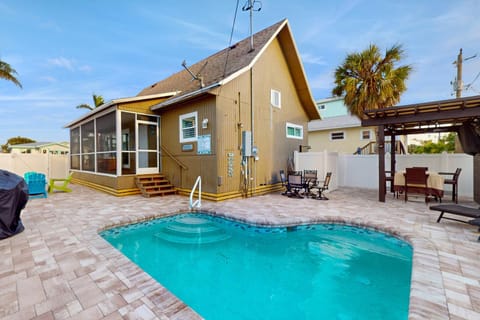 Beach to Beach House in Estero Island