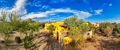 Scottsdale Agave House- Located on one Acre, Resort Style Amenities and Private Casita! House in Scottsdale