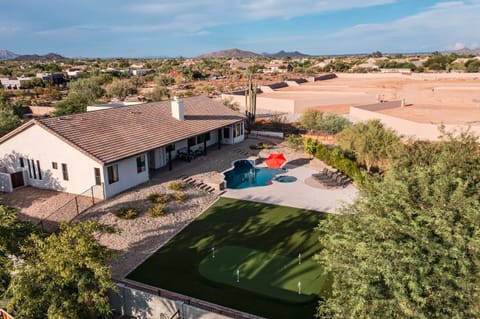 Cave Creek Tranquility- Perfect for groups, Mountain Views, Sunsets, Private Pool! Casa in Pinnacle Peak