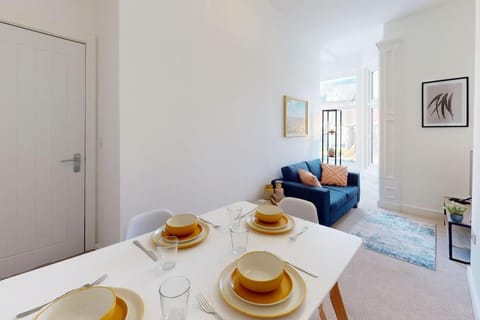 Stylish and Modern 3 Bed Home - 5* Apartment in South Shields