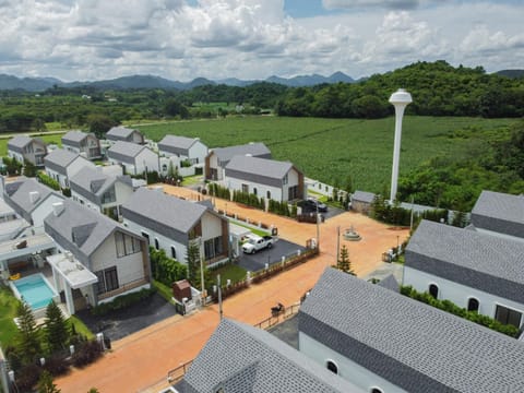 Property building, Day, Neighbourhood, Natural landscape, Bird's eye view, City view