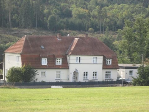 grosse, hundfreundliche Ferienwohnung in der Nähe des Flusses Apartment in Medebach