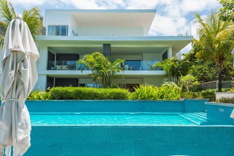 Property building, Day, Pool view, Swimming pool, Swimming pool