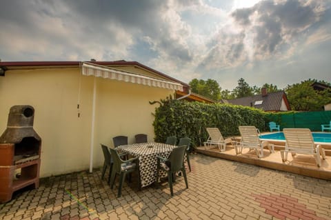 Privathaus mit Pool und Garten in Siofok House in Siófok