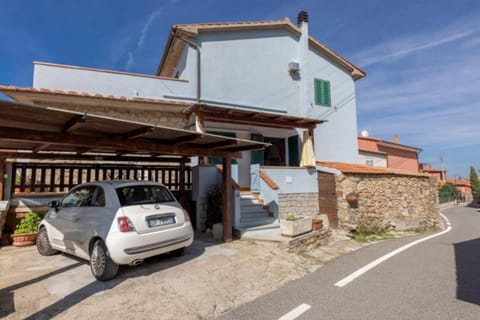 Property building, Street view, Parking