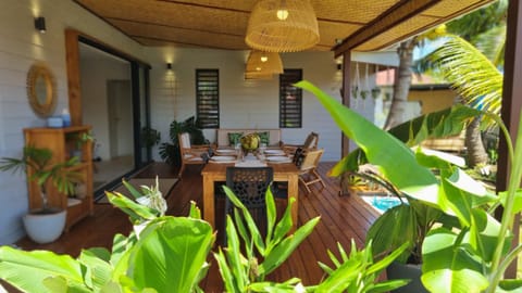 Patio, Dining area, Garden view