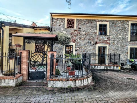 Property building, Day, Neighbourhood, Street view