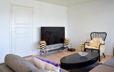 2 Bedroom Amazing Apartment In Skrholmen Condo in Huddinge
