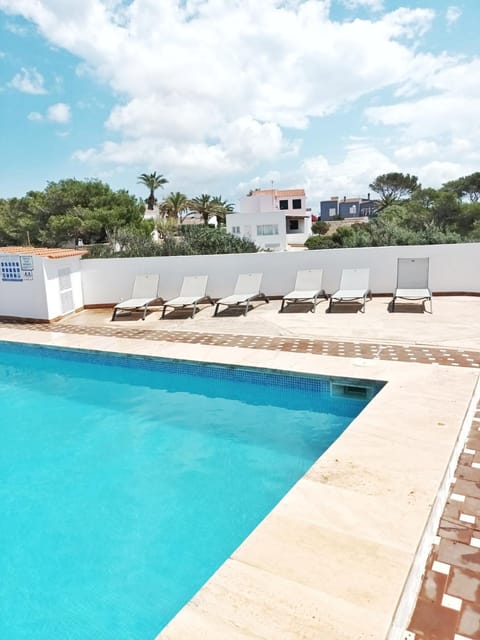 Pool view, Swimming pool, sunbed