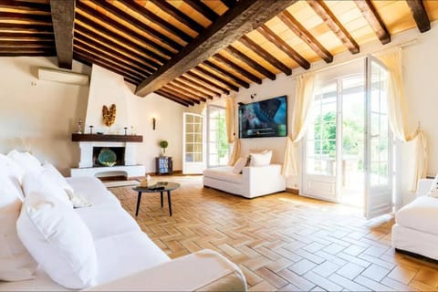 St-Tropez/Ramatuelle : Villa 5BR avec Piscine Apartment in Ramatuelle