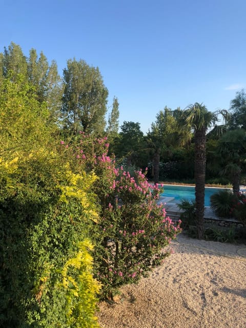 La campagne en provence avec piscine Condo in Pernes-les-Fontaines