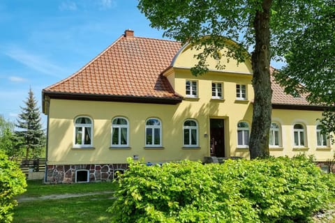 Property building, Facade/entrance, Garden view