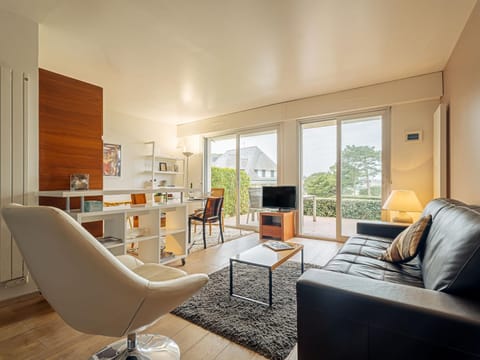 Studio Le Parc de La Ronceray 6 by Interhome Apartment in Dinard