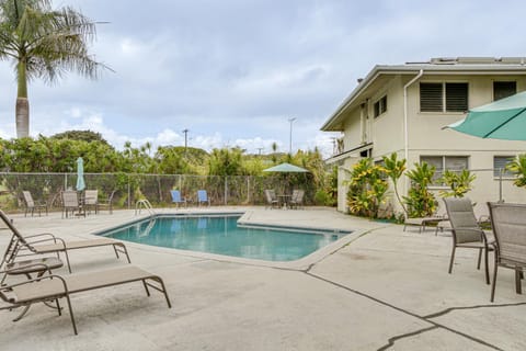 Hilo Apartment with Lanai - 2 Mi to Beaches! Apartment in Hilo