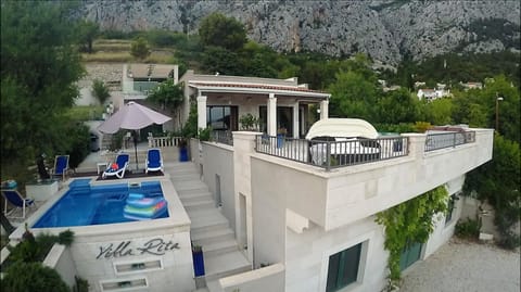 Charmantes Ferienhaus in Makarska mit Offenem Kamin und Meerblick House in Tučepi