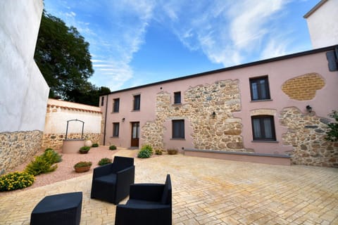 Inner courtyard view