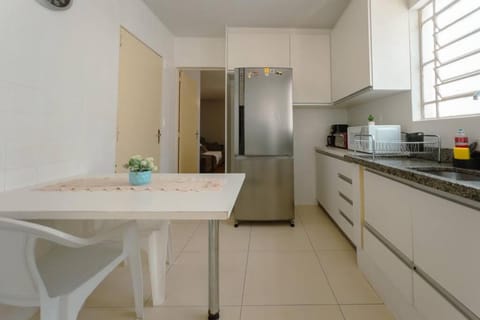 Espaçoso e Confortável Próximo da UEM - EL08 Apartamento in Maringá