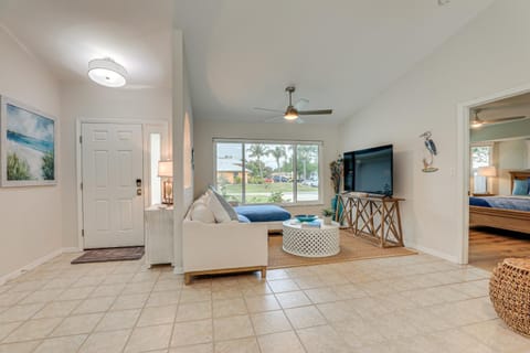 Port Charlotte Retreat with Heated Saltwater Pool! Casa in Port Charlotte