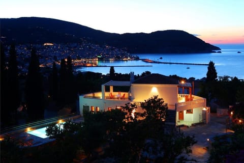 Night, Natural landscape, Mountain view, Pool view, Sea view, Swimming pool