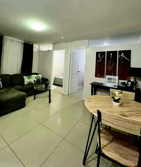 Romantic 2BR Condo with Pool & WiFi Apartment in Bacoor