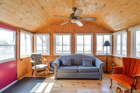 Over The Moon Cottages House in Muskoka Lakes