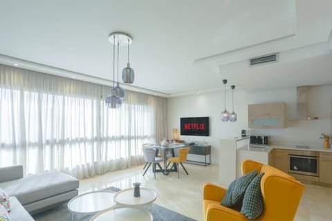 TV and multimedia, Kitchen or kitchenette, Seating area