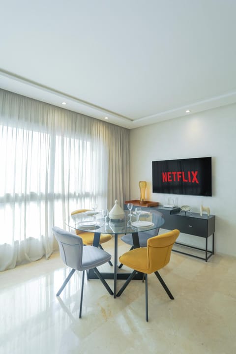 TV and multimedia, Dining area