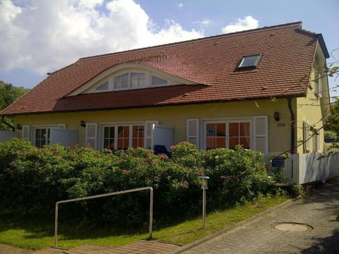 Geräumiges Ferienhaus mit Terrasse in Seedorf House in Sellin