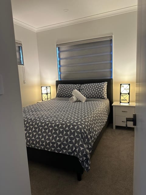 2 Bedrooms in Flat Bush Casa in Auckland