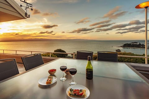 Natural landscape, Balcony/Terrace, Dining area, Sea view