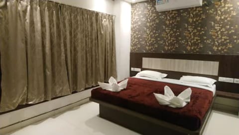 Hotel Home Town Puri - Lift - Parking - Near Golden Beach - Excellent Service Recommended Hotel in Puri