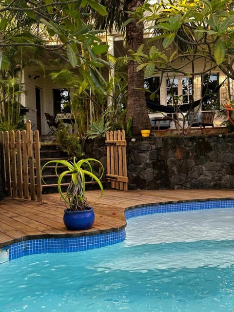 Villa tropicale avec piscine à 5 mn de la plage Villa in Saint-Leu