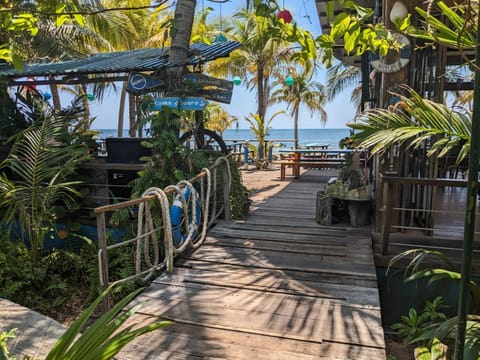 Rorys Beach Bar Bed and Breakfast in Phu Quoc