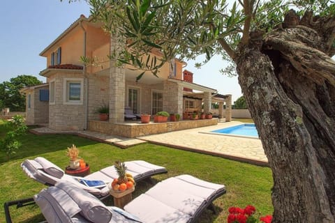 Ferienhaus mit Privatpool für 9 Personen ca 200 qm in Gajana, Istrien Istrische Riviera House in Peroj