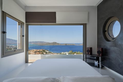 Bed, Photo of the whole room, Bedroom, Sea view