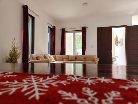 3 Rooms, Shared Party Villa Condo in Gurugram