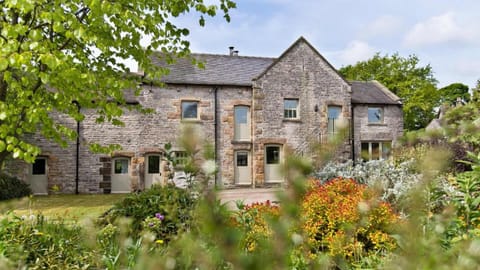 Property building, Garden view